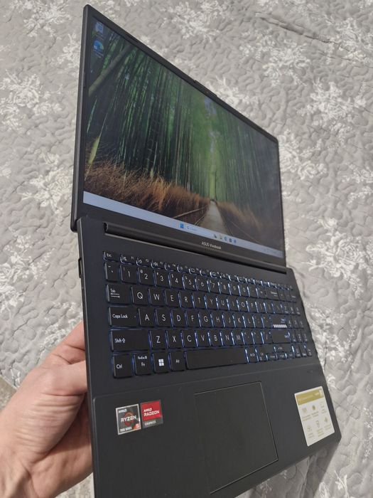 Asus Vivobook Ryzen 5 7520U OLED