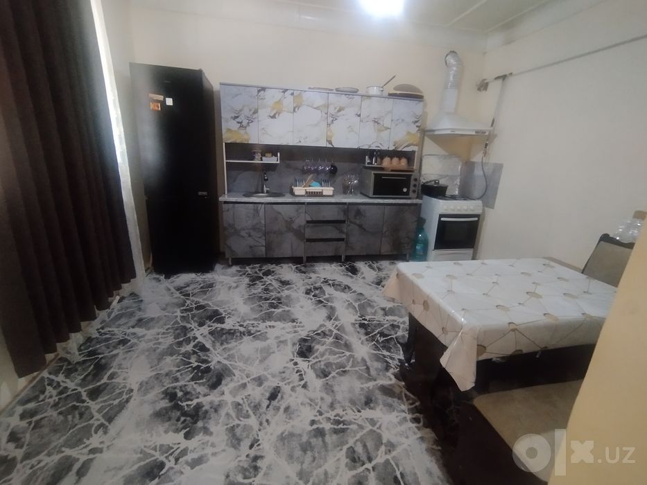 Arzon hovli srochna sotiladi