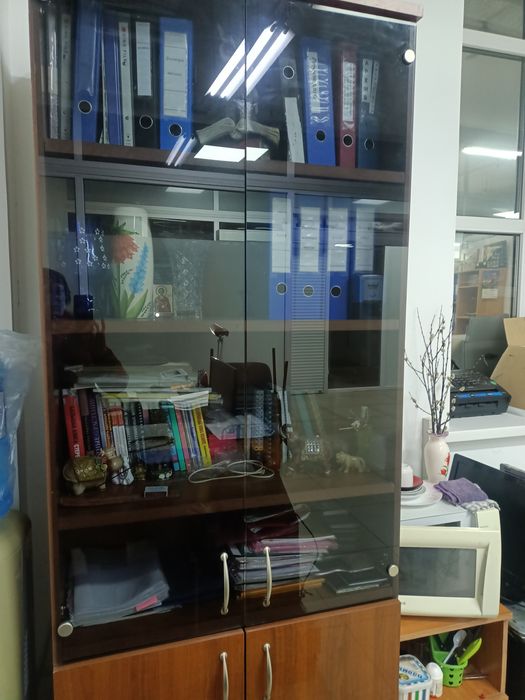 Офисная мебель  шкафы