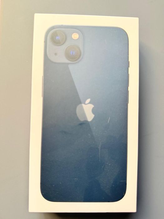 Продам айфон 13