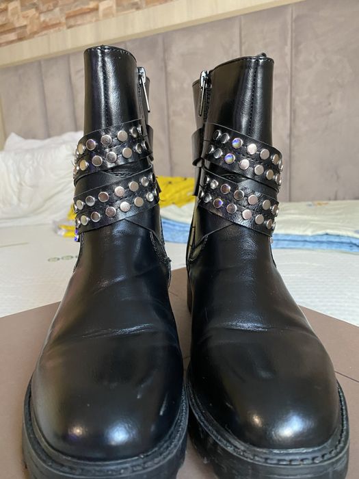 Ghete piele artificiala (Guess, Musette)