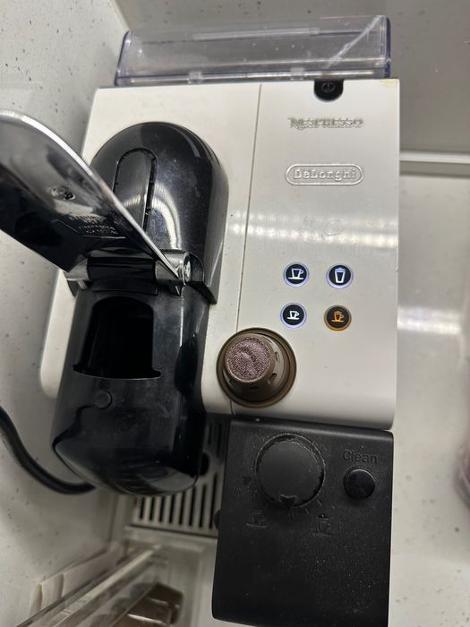 DeLonghi Nespresso кафе машина с капсули неспресо