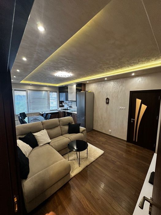 Дава се под наем Четиристаен апартамент в София, Борово - 90 кв.м за 900 € - Снимка #1