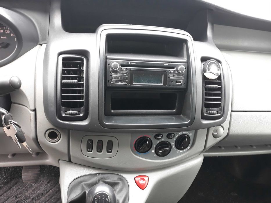 Opel Vivaro 2014 A/C Lunga