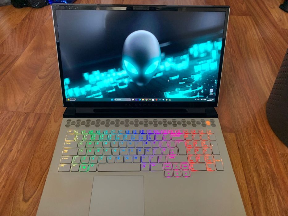 Laptop alienware m17 r2