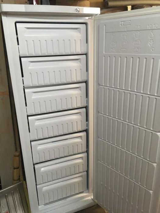 Морозильник  INDESIT  как НОВЫЙ
