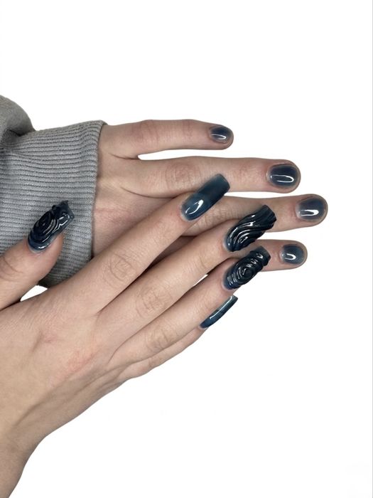 Caut modele pentru manichiura la pret de cost al materialelor