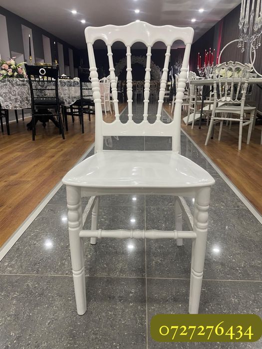 Scaune evenimente CHIAVARI 41 lei+tva