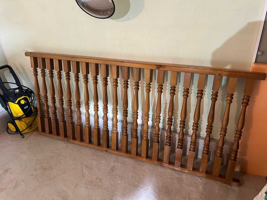 Перила деревянные для лестницы