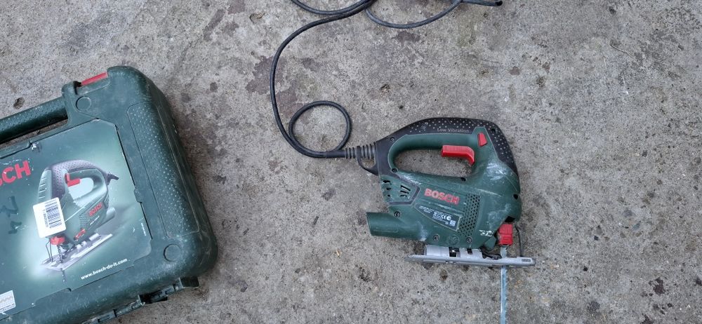 Fierastrau vertical Bosch PST 700 E