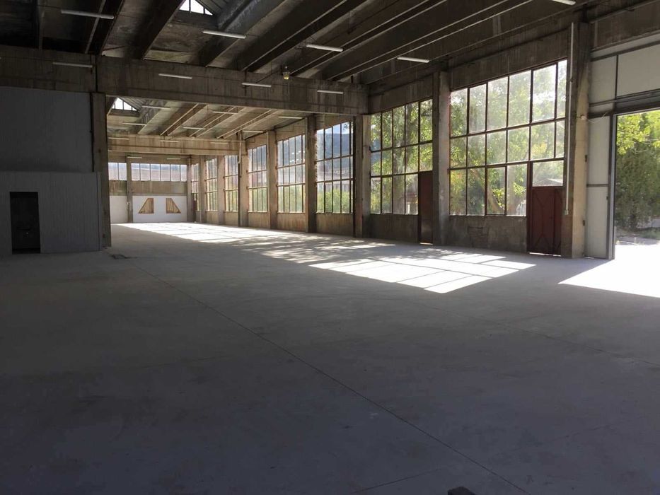 Дава се под наем Промишлена сграда в Асеновград - 2770 кв.м за 6648 € - Снимка #2