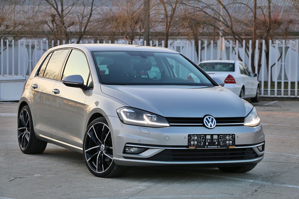VW Golf VII 2.0TDi 2018 Cockpit Alcantara  Bi-xenon LED Jante 19"