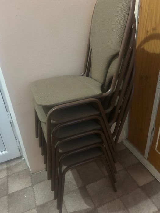 Стулья коричневые