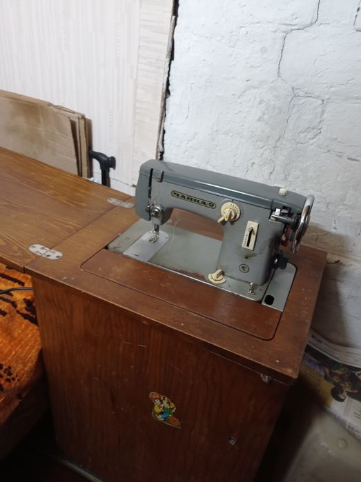 Продам швейная машинка электрический