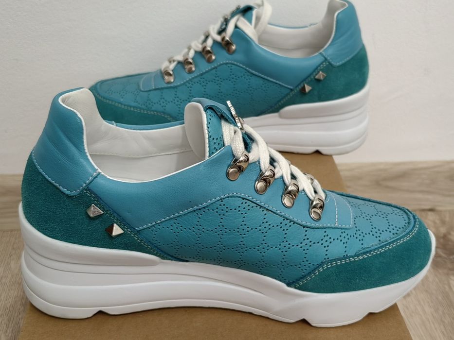 Обувки от естествена кожа
"Daris"
38 размер 24,5 см
Обувани веднъж,но