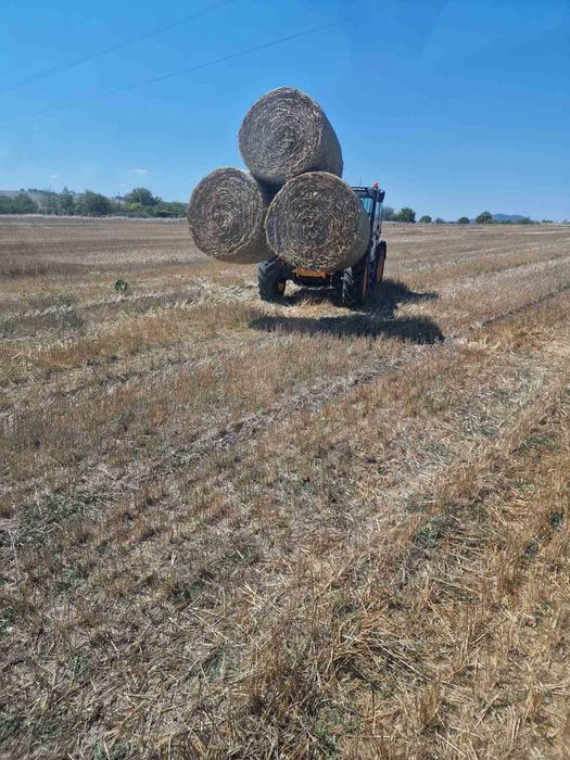Вилица за бали с окачване за челен товарач.