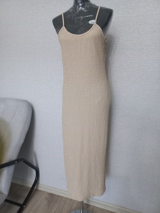 Продам вечерние платья . Новые