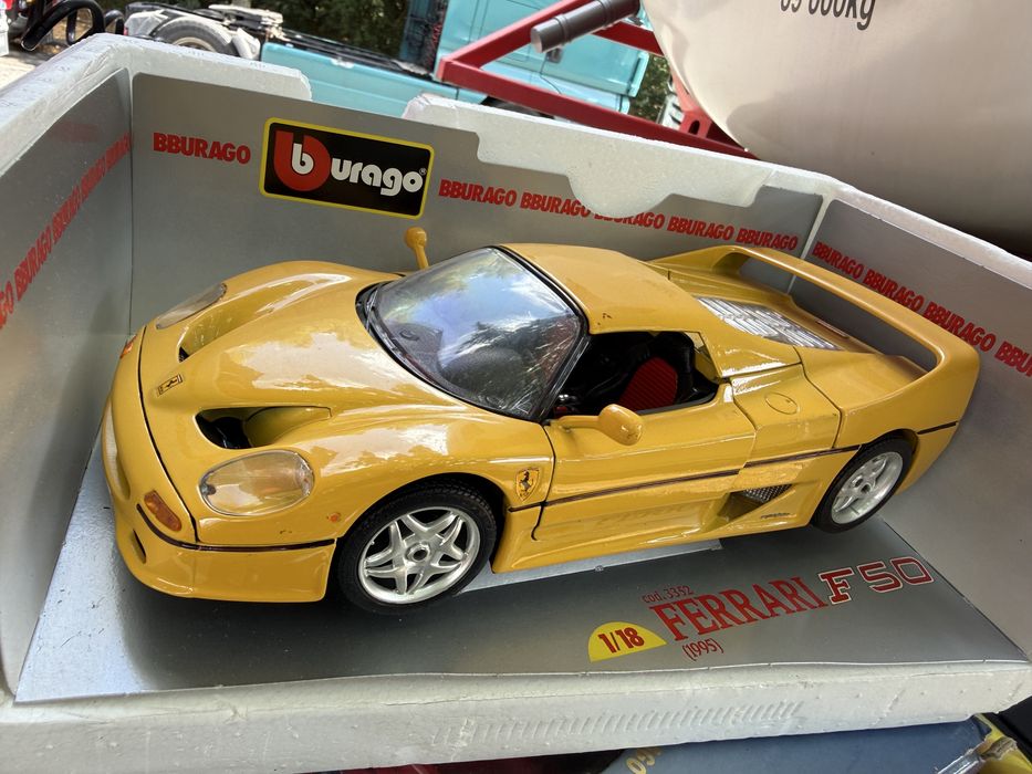 F40. Burago, 1/18-1/48, ferrari, porsche, mercedes