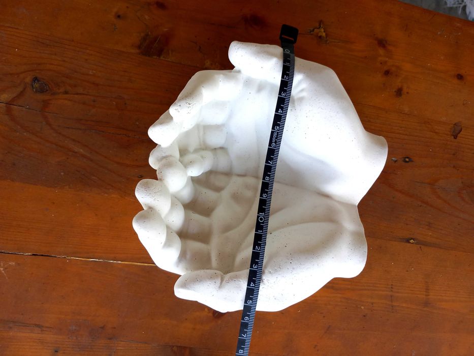 Бетонова фигурка-ръце