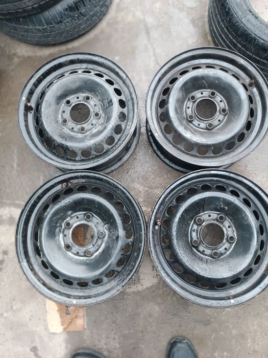 BMW. Diska kalpak. 15.