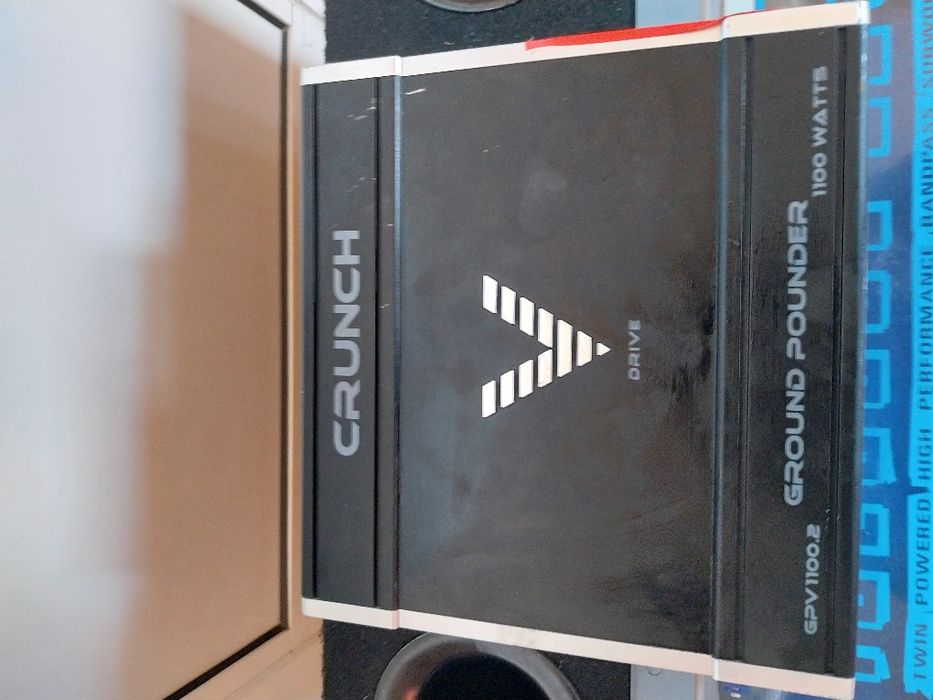 Продава се бас каса 500w усилвателите е 1100w