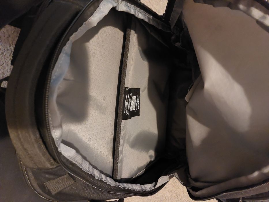 rucsac Samsonite cu logo Bosch si husa anti- ploaie