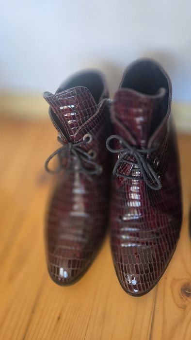 Обувки 38 размер естествена кожа/лак/набук. Символични цени