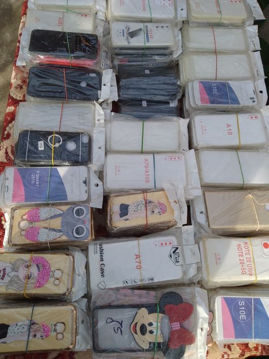 Huse telefoane la 50 bani