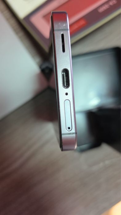 Продам Samsung Galaxy S24