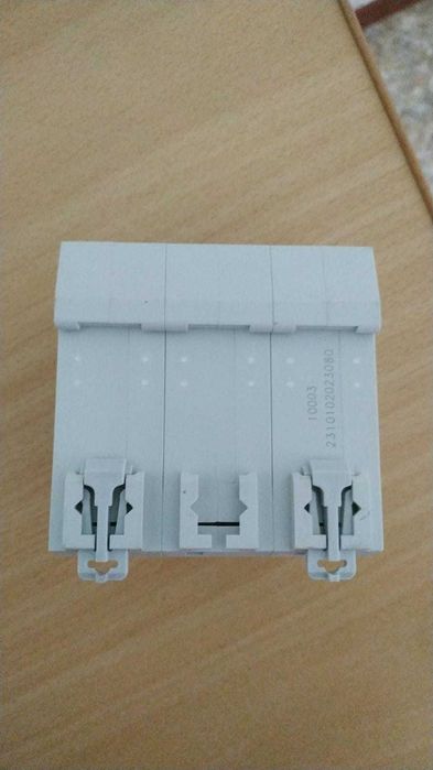 Продается Автоматический выключатель