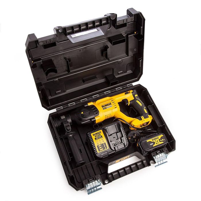 Супер промо Акумулаторен безчетков перфоратор DeWALT DCH133M1 комплект