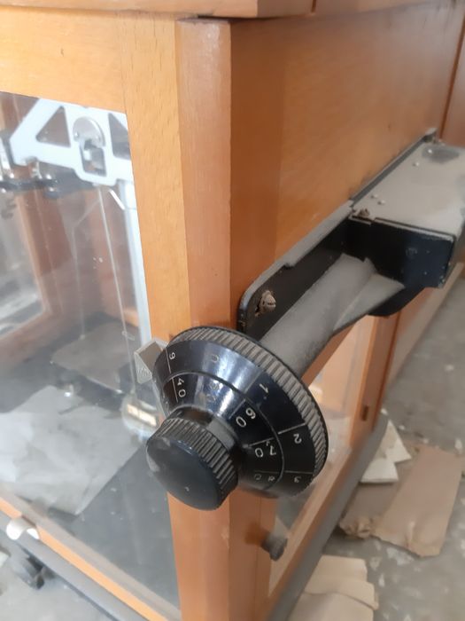 Весы лабороторные. Антикварные