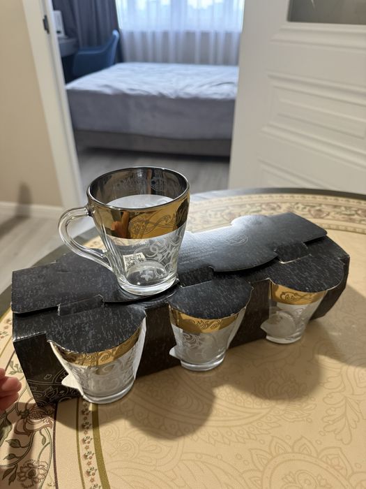 Стаканы, кружки