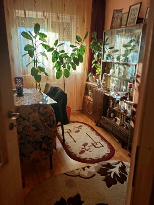 Vand apartament 3 camere