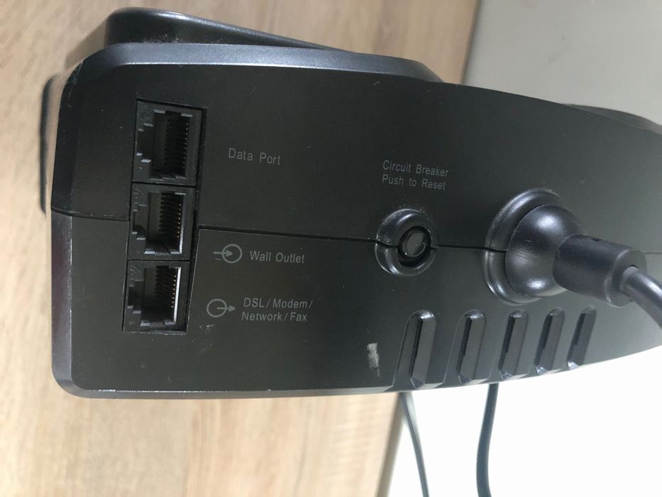 Sursa APC Back-UPS ES 700 cu 8 Prize Schuko si Baterie Noua