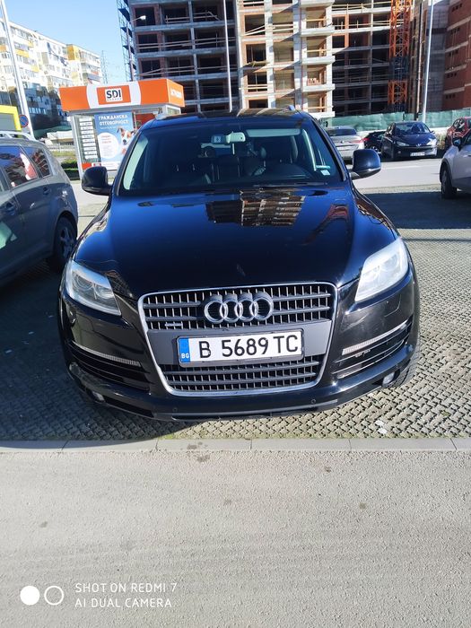 Продавам Audi Q7