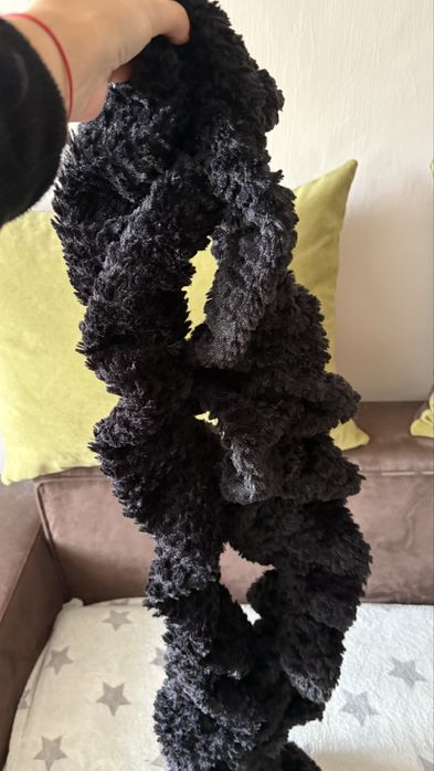 Комплект шал и шапка нови