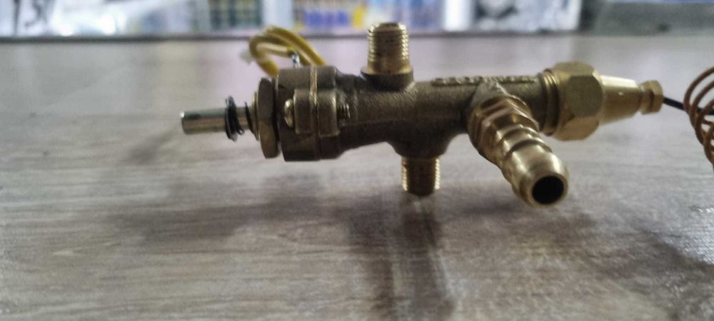 Robinet / supapă gaz GPL sobă Hendingburg – 3 ieșiri – original