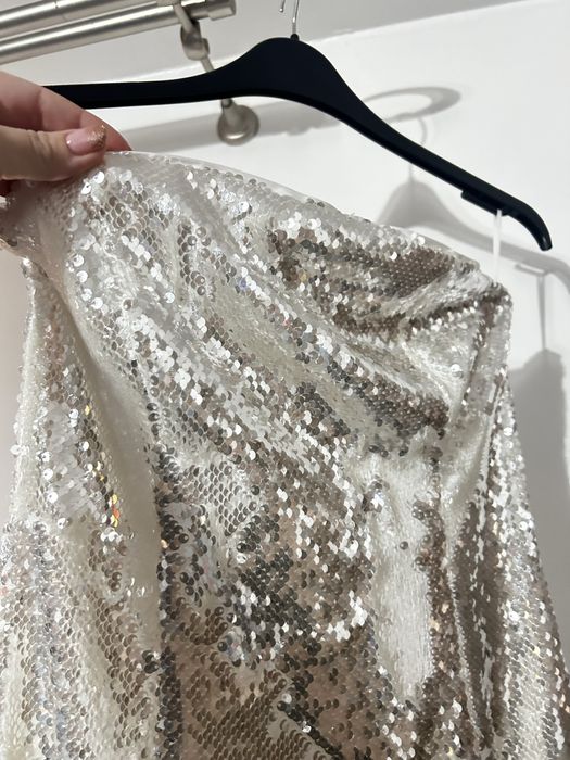 Rochie argintie paietata cu crepeu