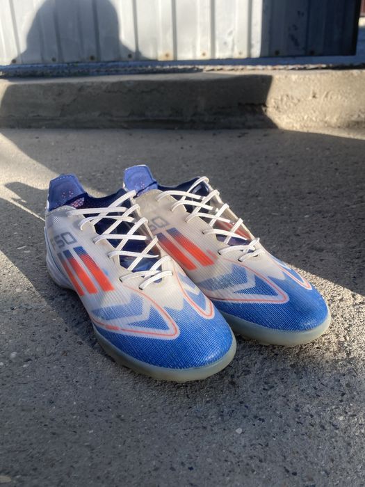 Продам сороконожки adidas f50