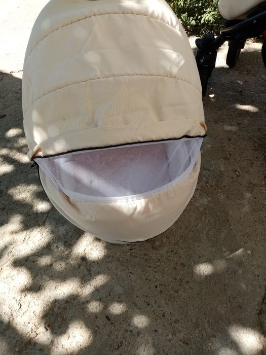 Количка с лятен. И зимен кош. Зимния  почти нов. С  едно  резервно  ко