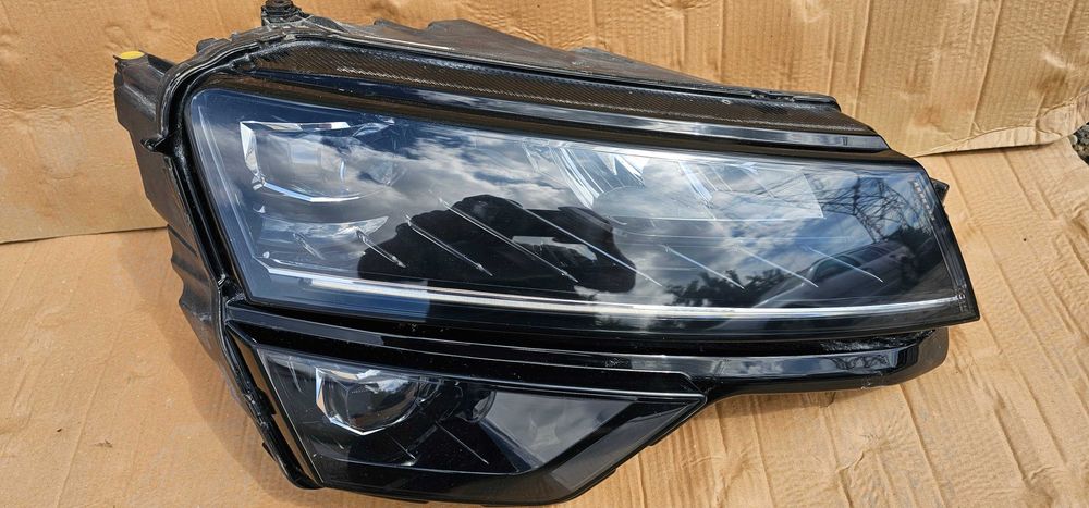 Far dreapta LED Skoda Karoq 2017 2018 / 2019 2020 / 2021