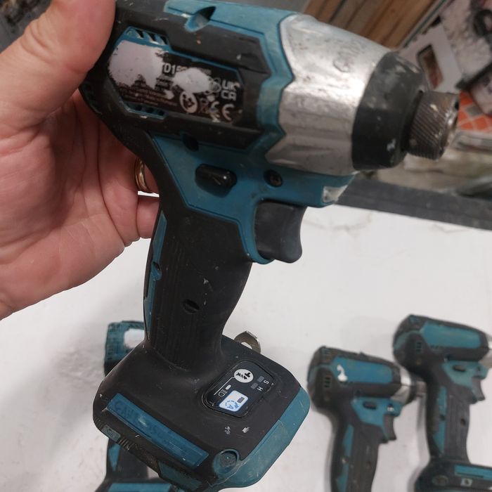 Акумулаторен безчетков импактдрайвър Макита Makita DTD153 DTD154 DTD15
