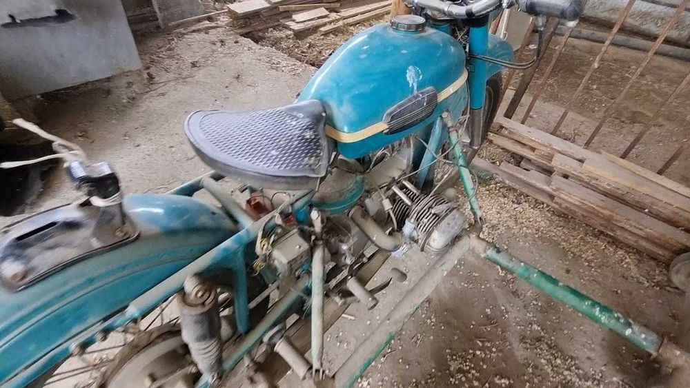 Урал мотоцикл. Холати яхши.