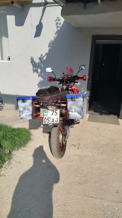 Мотоцикл эндуро 300 кубов.