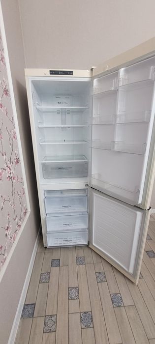 Продам холодильник LG