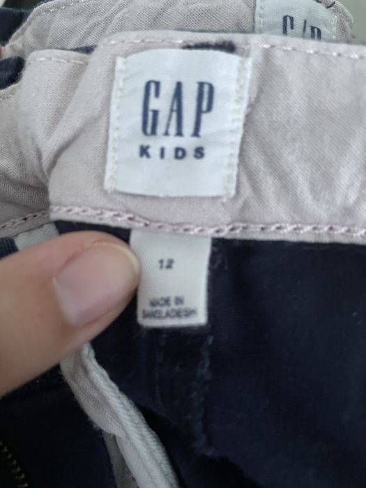 Классические чинос Gap