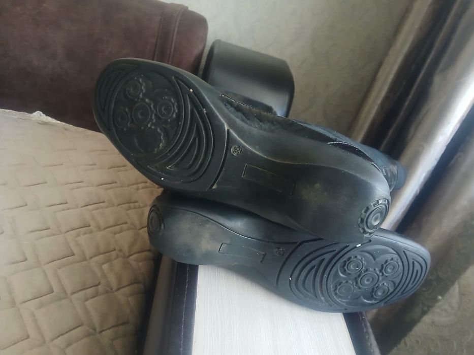 Продам зимние сапоги