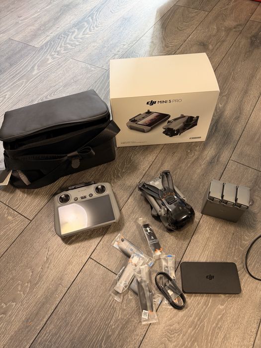 Drona dij mini 5 pro ca noua
