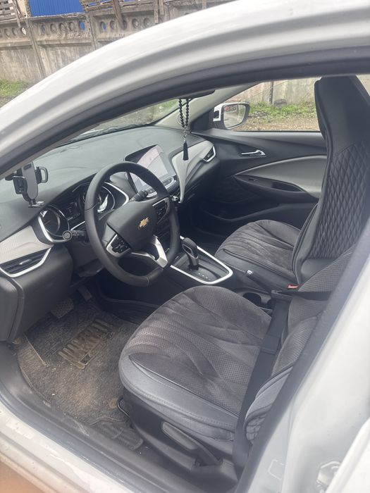 Продам аыто Chevrolet Onix